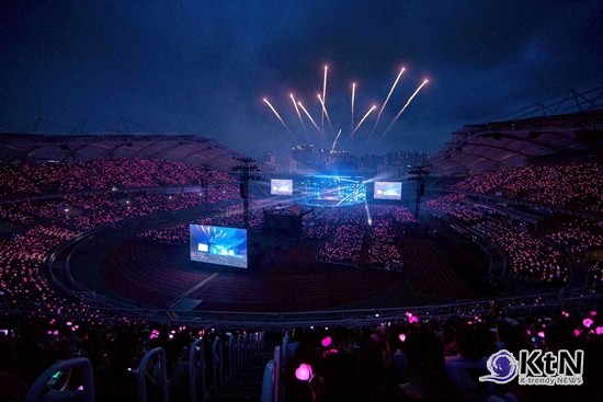  [K-pop NOW] 블랙핑크, 고양 스타디움 장악… K팝 걸그룹 사상 첫 7만 돌파  사진=2025 07.07  YG엔터테인먼트 K trendy NEWS DB ⓒ케이 트렌디뉴스 무단전재 및 수집, 재배포금지