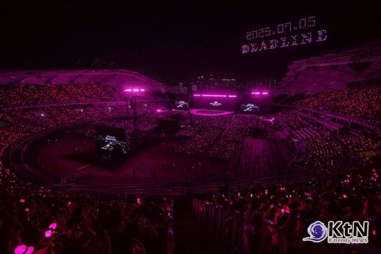  [K-pop NOW] 블랙핑크, 고양 스타디움 장악… K팝 걸그룹 사상 첫 7만 돌파  사진=2025 07.07  YG엔터테인먼트 K trendy NEWS DB ⓒ케이 트렌디뉴스 무단전재 및 수집, 재배포금지