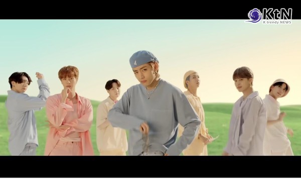 방탄소년단, 10년간 전 세계가 가장 많이 들은 K팝… '다이너마이트' 34위  사진=2025 07.07  하이브 영상 갈무리 K trendy NEWS DB ⓒ케이 트렌디뉴스 무단전재 및 수집, 재배포금지