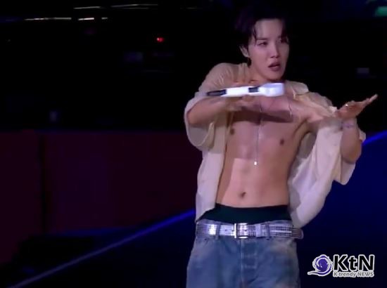 "미쳐볼 준비됐나" 제이홉, 롤라팔루자 무대 장악…BTS 메들리에 한국어 떼창까지  사진=2025 07.14  방탄소년단(BTS) 공식 SNS 갈무리 / 편집 K trendy NEWS DB ⓒ케이 트렌디뉴스 무단전재 및 수집, 재배포금지