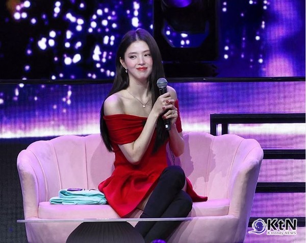 “한 명 한 명 눈에 담았어요” 한소희, 방콕 팬미팅서 감동의 눈물 사진=2025 07.14  한소희 Fan page  인스타그램 갈무리  K trendy NEWS DB ⓒ케이 트렌디뉴스 무단전재 및 수집, 재배포금지