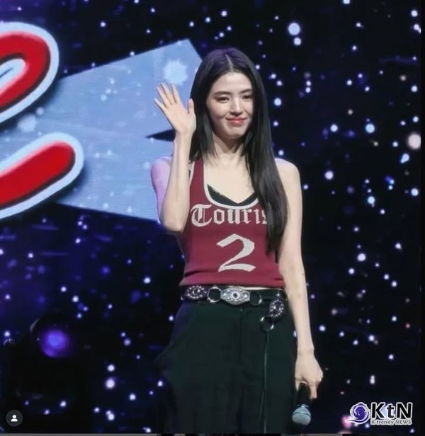 “한 명 한 명 눈에 담았어요” 한소희, 방콕 팬미팅서 감동의 눈물 사진=2025 07.14  한소희 Fan page  인스타그램 갈무리  K trendy NEWS DB ⓒ케이 트렌디뉴스 무단전재 및 수집, 재배포금지