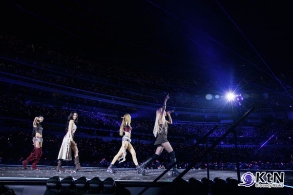 'K팝 그룹 전 세계 최초' 블랙핑크, 스포티파이 순위도'JUMP'...브루노 마스와 LA 무대 장악  사진=2025 07.14  YG엔터테인먼트  K trendy NEWS DB ⓒ케이 트렌디뉴스 무단전재 및 수집, 재배포금지