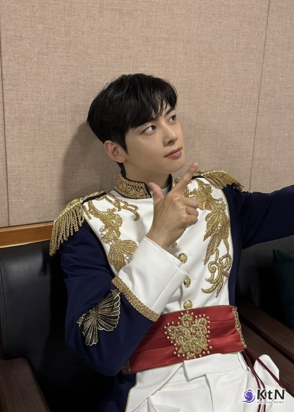 차은우, 황태자 콘셉트로 군입대 전 작별 인사… “아로하, 꼭 다시 만나자” 사진=2025 07.14  차은우 SNS 캡처 K trendy NEWS DB ⓒ케이 트렌디뉴스 무단전재 및 수집, 재배포금지