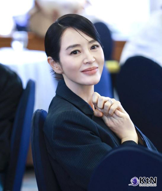  “초근접에도 압도적 미모”...김혜수, ‘두번째 시그널’ 기대감 UP 사진=2025 07.17  김혜수 인스타 스토리/ 인스타그램 갈무리 K trendy NEWS DB ⓒ케이 트렌디뉴스 무단전재 및 수집, 재배포금지