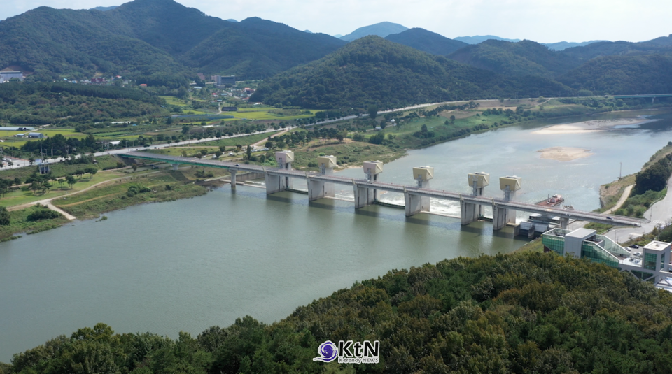 ‘추적 리포트’로 공개된 스틸컷… 고발 르포의 현장성 담아  /사진= 엣나인필름, K trendy NEWS DB ⓒ케이 트렌디뉴스 무단전재 및 수집, 재배포금지