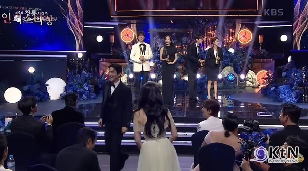 ‘폭싹 속았수다’, 대상 품었다…박보검 “관식을 연기해 영광이었다”[제4회 청룡시리즈어워즈]  사진=2025 07.18 KBS2  K trendy NEWS DB ⓒ케이 트렌디뉴스 무단전재 및 수집, 재배포금지