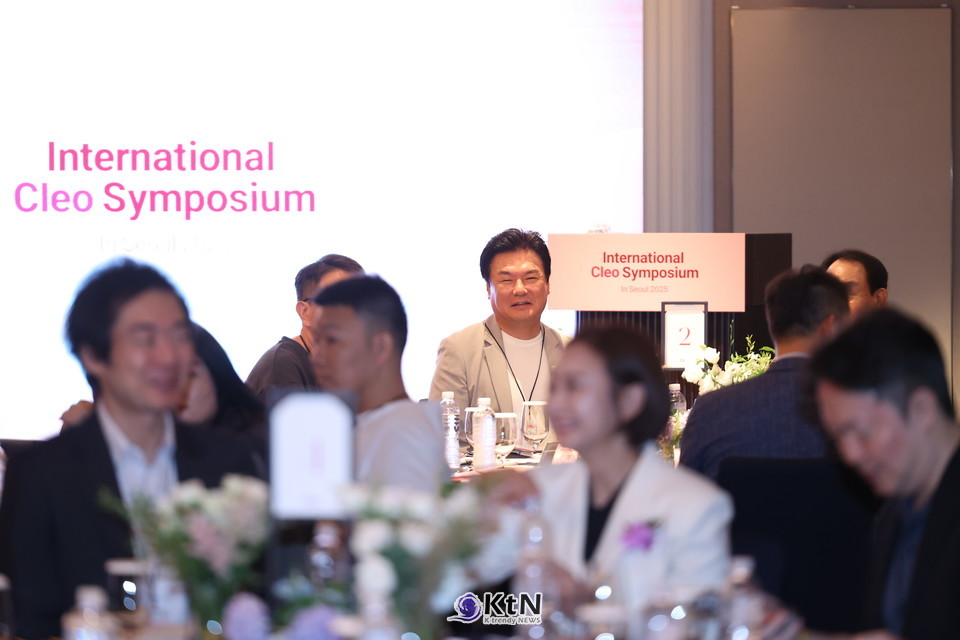  '2025 International Cleo Symposium in Seoul' 단순한 브랜드 프로모션이나 신기술 발표의 장을 넘어, ‘시간’이라는 생물학적·미학적 조건에 정면으로 맞서는 기술 담론의 현장이었다. /사진=K trendy NEWS DB ⓒ케이 트렌디뉴스 무단전재 및 수집, 재배포금지