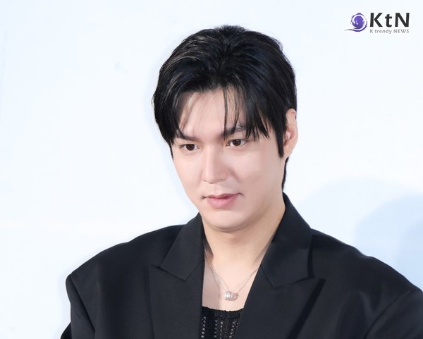 “이민호가 소설 주인공? 안효섭과 충돌한 세계”…영화 ‘전지적 독자 시점’의 역대급 서사 . / K trendy NEWS DB. ⓒ케이 트렌디뉴스 무단전재 및 수집, 재배포금지.