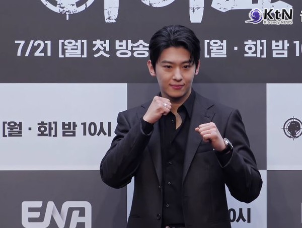 “걷는 것조차 어색해”… 덱스, ‘아이쇼핑’ 연기 논란 터졌다  사진=2025 07.22 mbc 영상 갈무리  K trendy NEWS DB ⓒ케이 트렌디뉴스 무단전재 및 수집, 재배포금지