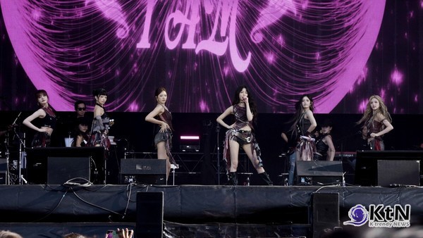 “아이엠 무대 도중 음향 사고에도 아이브, 파리 롤라팔루자 씹어먹었다  사진=2025 07.22 스타쉽 엔터테인먼트   K trendy NEWS DB ⓒ케이 트렌디뉴스 무단전재 및 수집, 재배포금지