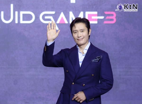 [KtN 포토]  글로벌 아티스트 이병헌, '오징어 게임3'의 숨멋 부르는 카리스마  사진=2025 06.09 서울 용산구에 위치한 서울드래곤시티 그랜드 볼륨 한라에서 넷플릭스 시리즈 ‘오징어 게임’ 시즌3 제작발표회 K trendy NEWS DB ⓒ케이 트렌디뉴스 무단전재 및 수집, 재배포금지