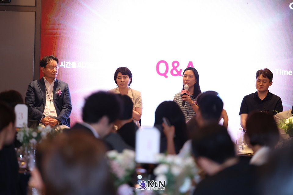 심포지엄 현장에서 진행된 Q&A 세션에서 심지원 원장은 충격파 치료의 학술적 검증과 임상 적용에 관한 질문을 적극적으로 던지며 행사에 깊이를 더했다. /사진=K trendy NEWS DB ⓒ케이 트렌디뉴스 무단전재 및 수집, 재배포금지