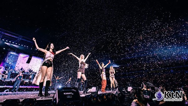 'K팝 그룹 전 세계 최초' 블랙핑크, 스포티파이 순위도'JUMP'...브루노 마스와 LA 무대 장악  사진=2025 07.14  YG엔터테인먼트  K trendy NEWS DB ⓒ케이 트렌디뉴스 무단전재 및 수집, 재배포금지