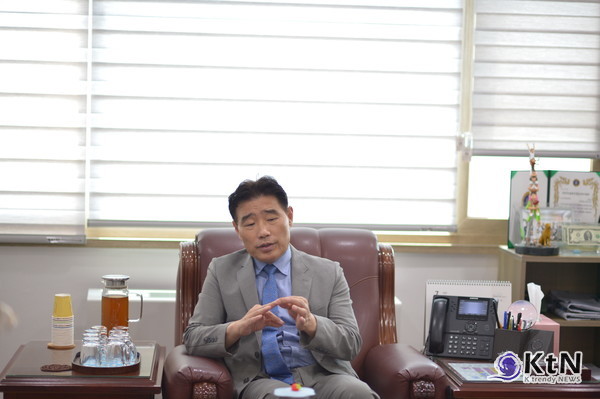 김운남 고양특례시의장 인타뷰. 사진=K trendy NEWS DB ⓒ케이 트렌디뉴스 무단전재 및 수집, 재배포금지