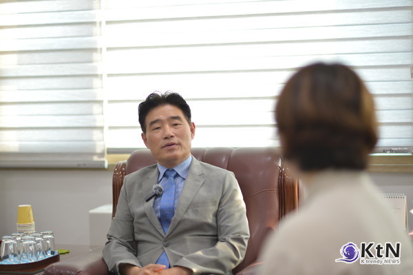김운남 고양특례시의장 인타뷰. 사진=K trendy NEWS DB ⓒ케이 트렌디뉴스 무단전재 및 수집, 재배포금지