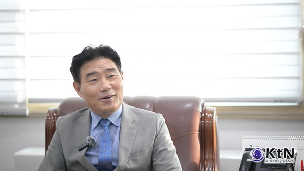 김운남 고양특례시의장 인타뷰. 사진=K trendy NEWS DB ⓒ케이 트렌디뉴스 무단전재 및 수집, 재배포금지