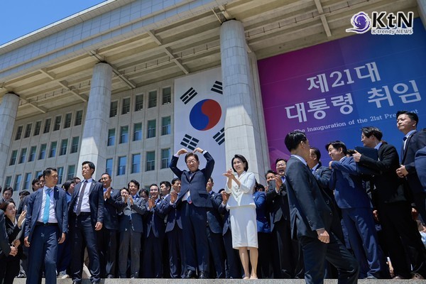 '나의 대통령으로 임명한다'...이재명 대통령, 8월15일 광화문 광화문서 '국민 임명식' 개최 사진=2025 07.28 이재명 대통령 페이스북 갈무리  K trendy NEWS DB ⓒ케이 트렌디뉴스 무단전재 및 수집, 재배포금지