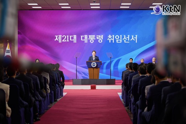 '나의 대통령으로 임명한다'...광복 80주년, '국민이 임명하는 대통령' 이재명 대통령 시대 연다  사진=2025 07.28 이재명 대통령 페이스북 갈무리  K trendy NEWS DB ⓒ케이 트렌디뉴스 무단전재 및 수집, 재배포금지