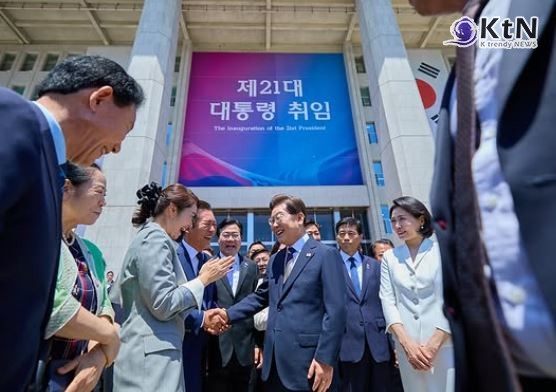 '나의 대통령으로 임명한다'...이재명 대통령, 8월15일 광화문 광화문서 '국민 임명식' 개최 사진=2025 07.28 이재명 대통령 페이스북 갈무리  K trendy NEWS DB ⓒ케이 트렌디뉴스 무단전재 및 수집, 재배포금지