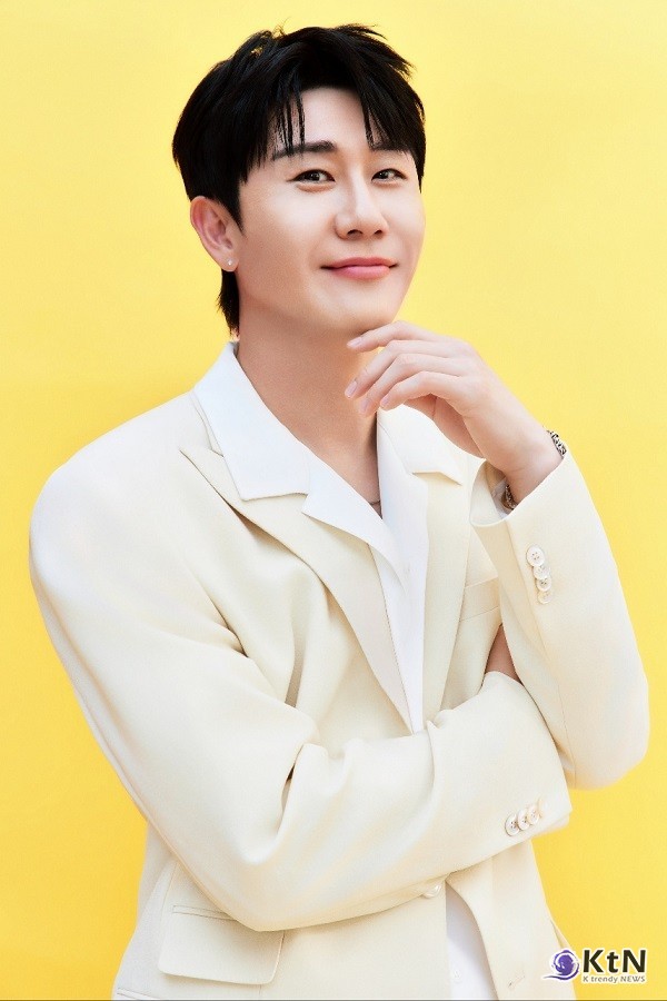 영탁, FC바르셀로나 시축·하프타임 공연에 네티즌 “K트롯 자랑” vs “스포츠에 집중하자”  사진=2025 07.29    디드라이브 K trendy NEWS DB ⓒ케이 트렌디뉴스 무단전재 및 수집, 재배포금지