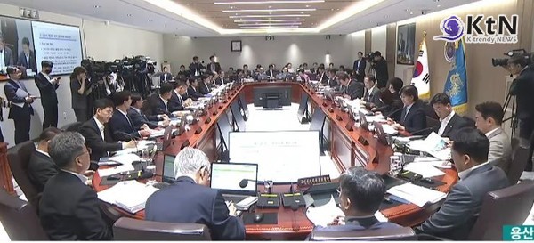 이재명 “산재 줄지 않으면 직 걸어라” — 생중계 국무회의에서 산업안전 근본개편 촉구  사진=2025 07.29  KTV  영상 갈무리 K trendy NEWS DB ⓒ케이 트렌디뉴스 무단전재 및 수집, 재배포금지