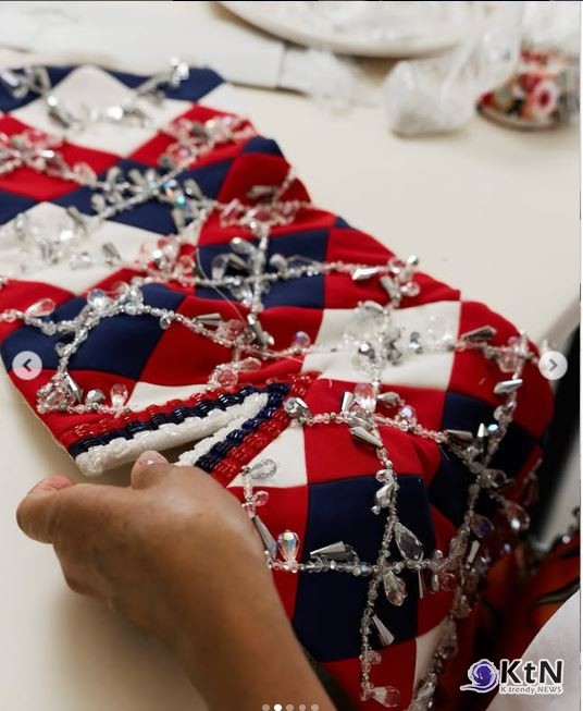 지수x타미 힐피거, 뉴욕을 물들이다…‘K패션 아이콘’의 정점  사진=2025 07.30  타미 힐피거  K trendy NEWS DB ⓒ케이 트렌디뉴스 무단전재 및 수집, 재배포금지