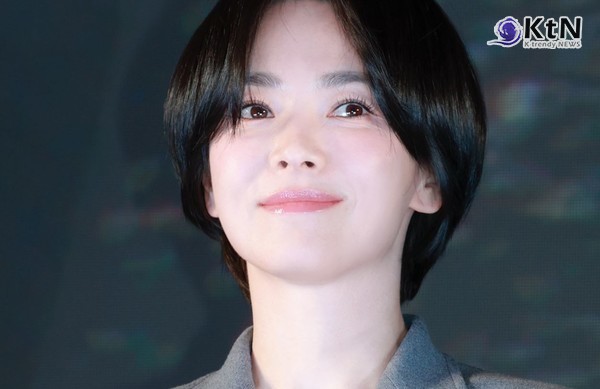 “러븅♥”…송혜교, 8살 동생 강민경의 ‘유럽식 카페’ 선물 인증  사진=2025 08.13 K trendy NEWS DB ⓒ케이 트렌디뉴스 무단전재 및 수집, 재배포금지