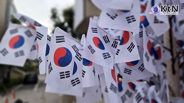 광복 80주년, AI로 되살린 ‘그날의 함성’…전국이 하나 된다    "만세의 함성부터 문화의 힘까지…광복 80주년, 우리가 기억해야 할 것" 사진=2025 08.15  태극기 광복절  K trendy NEWS DB ⓒ케이 트렌디뉴스 무단전재 및 수집, 재배포금지