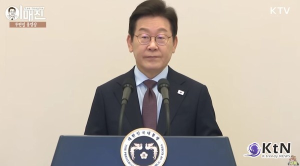 통합·정중·새 출발…넥타이로 말한 이재명 대통령의 광복절  사진=2025 08.16  KTV 영상 갈무리 K trendy NEWS DB ⓒ케이 트렌디뉴스 무단전재 및 수집, 재배포금지