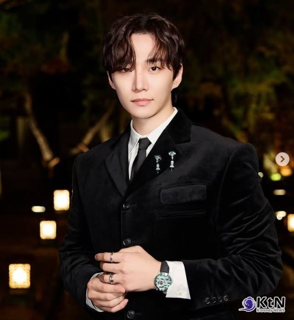 이준호, 크리스마스 맞아 1억 원 기부… 취약계층 소아청소년 치료 지원 사진=2024 12.23  이준호 인스타그램 갈무리 K trendy NEWS DB ⓒ케이 트렌디뉴스 무단전재 및 수집, 재배포금지