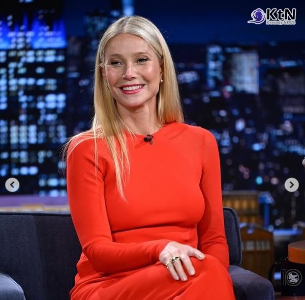 기네스 팰트로, 김치 손 올리기…잭 블랙·엠마 왓슨·휴 잭맨까지 번지는 한식 열풍   K-푸드의 힘 사진=2025 08.18 기네스 팰트로 인스타그램 갈무리   K trendy NEWS DB ⓒ케이 트렌디뉴스 무단전재 및 수집, 재배포금지