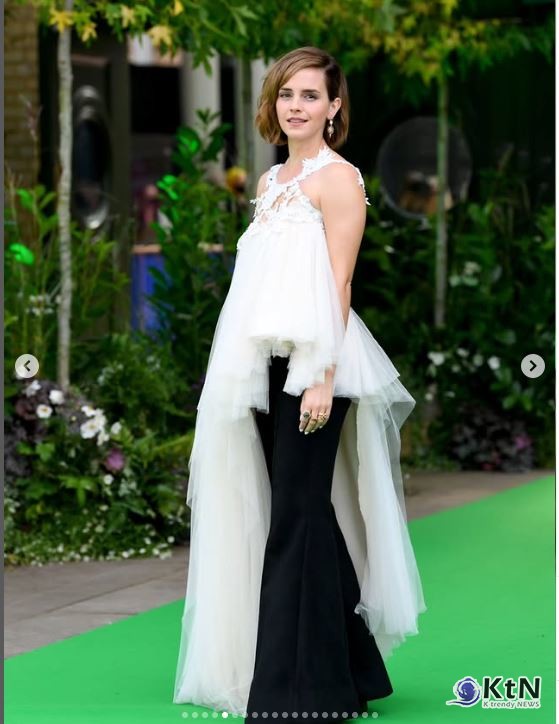 기네스 팰트로, 김치 손 올리기…잭 블랙·엠마 왓슨·휴 잭맨까지 번지는 한식 열풍   K-푸드의 힘사진=2025 08.18  엠마 왓슨은 비빔밥과 불고기를 즐기는 ‘한식 애호가’ 인스타그램 갈무리   K trendy NEWS DB ⓒ케이 트렌디뉴스 무단전재 및 수집, 재배포금지