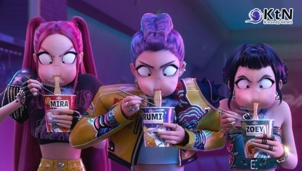 기네스 팰트로, 김치 손 올리기…잭 블랙·엠마 왓슨·휴 잭맨까지 번지는 한식 열풍  K-푸드의 힘 사진=2025 08.18 최근에는 넷플릭스 K-팝 애니메이션 ‘케이팝 데몬 헌터스’ 속 김밥, 국밥, 컵라면이 화제를 모으며 콘텐츠와 음식이 결합된 문화 파급력을 입증했다. 넷플릭스     K trendy NEWS DB ⓒ케이 트렌디뉴스 무단전재 및 수집, 재배포금지