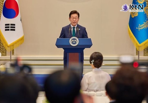 이재명 대통령, 케데헌 신드롬 속 트와이스·메기 강 감독과 K팝 미래 논한다 [리포트]  사진=2025 08.19 이재명 대통령 인스타그램 갈무리  K trendy NEWS DB ⓒ케이 트렌디뉴스 무단전재 및 수집, 재배포금지