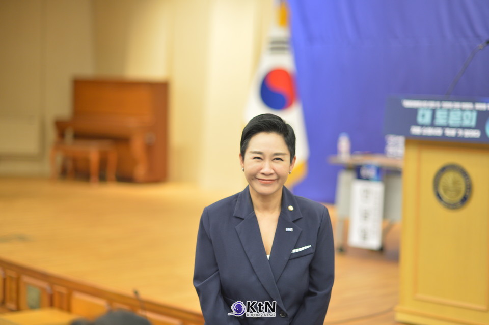 김재원 의원은 국회에서 열린 「축제이벤트산업 발전 및 진흥에 관한 법률안」 제정 대토론회에서 지방 소멸 위기 속에서 축제와 문화의 힘이 새로운 기회를 만들어낼 수 있다고 강조했다.  /사진=K trendy NEWS DB ⓒ케이 트렌디뉴스 무단전재 및 수집, 재배포금지