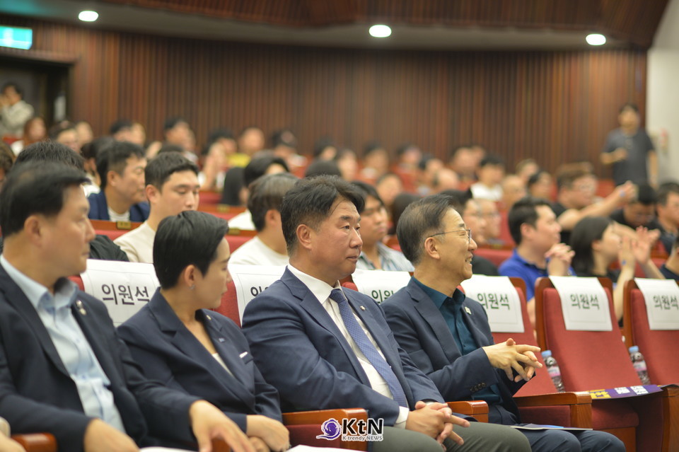 문화정책 관련 보고서에 따르면 축제의 성공은 전문 인력의 역할에 크게 의존하지만, 제도적 인식은 여전히 단순 용역 수준에 머물러 있는 것으로 나타났다. 이는 축제 산업을 ‘행정적 이벤트’로 한정해 바라보는 관점에서 비롯된 문제로 지적된다. /사진=K trendy NEWS DB ⓒ케이 트렌디뉴스 무단전재 및 수집, 재배포금지