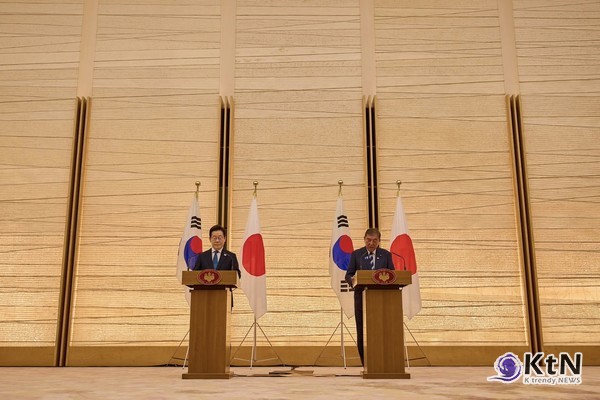 이재명 대통령 "트럼프와 협상, 국익 최우선…합의 뒤집기 없다" 사진=2025 08.25 이재명 대통령 페이스북 갈무리{일본 도쿄에서 이시바 총리를 만나 한·일 정상회담을 진행}  / 편집 K trendy NEWS DB ⓒ케이 트렌디뉴스 무단전재 및 수집, 재배포금지