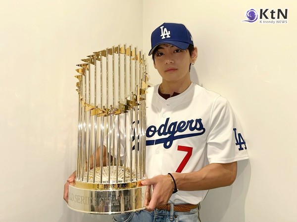 BTS 뷔, 오타니와 역대급 투샷· 시구로 LA다저스타디움 열광의 도가니 [숏츠]  사진=2025 08.26  빅히트 뮤직 K trendy NEWS DB ⓒ케이 트렌디뉴스 무단전재 및 수집, 재배포금지