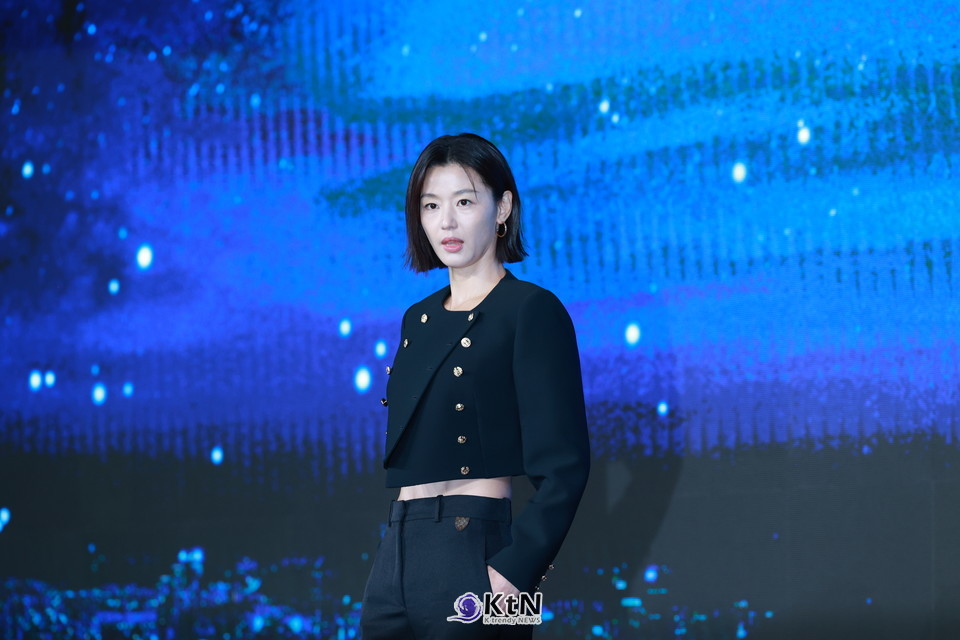 전지현, 공백기 끝내고 강동원과 첫 호흡… ‘문주’로 돌아왔다 /사진=K trendy NEWS DB ⓒ케이 트렌디뉴스 무단전재 및 수집, 재배포금지