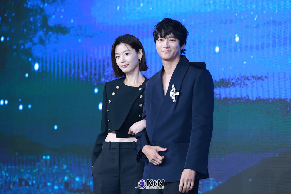 전지현, 공백기 끝내고 강동원과 첫 호흡… ‘문주’로 돌아왔다/사진=K trendy NEWS DB ⓒ케이 트렌디뉴스 무단전재 및 수집, 재배포금지