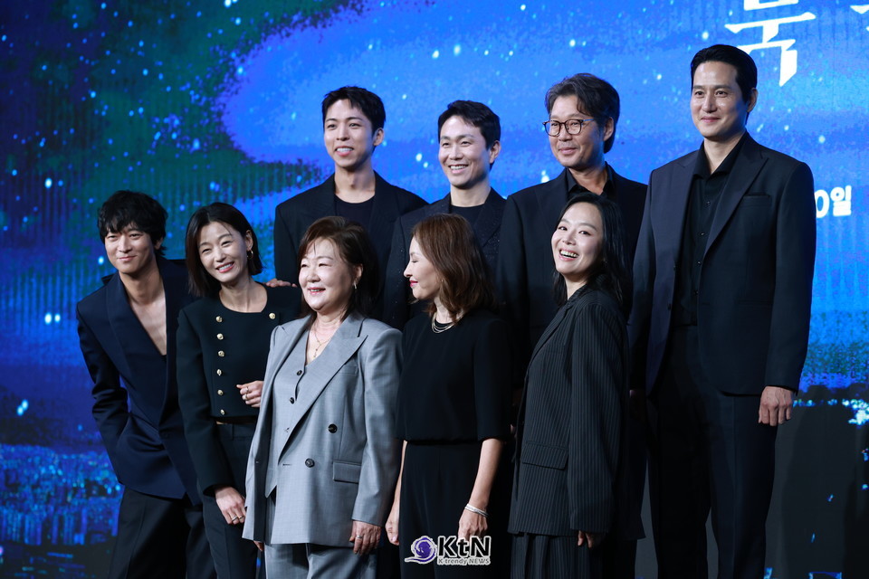 첫 방송이 시작되면, 우리는 냉정과 따뜻함을 동시에 품은 대통령 채경신을 통해 '왜 김해숙이어야 하는가'라는 답을 직접 확인하게 될 것이다./사진=K trendy NEWS DB ⓒ케이 트렌디뉴스 무단전재 및 수집, 재배포금지