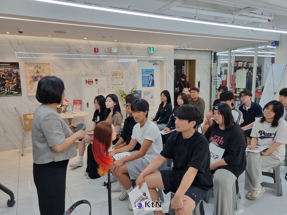 미용 명장 윤수미 기능장,  K-뷰티 인재들에게 꿈과 비전 전해/사진=K trendy NEWS DB ⓒ케이 트렌디뉴스 무단전재 및 수집, 재배포금지