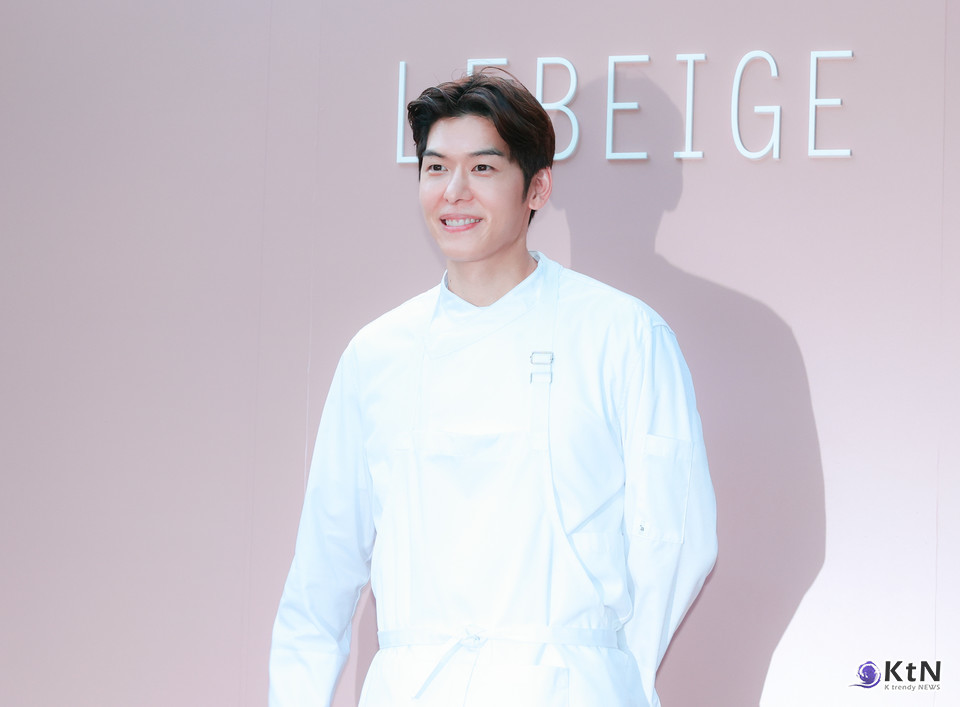 오스틴 강 셰프가 준비한 핑거푸드는 발효라는 시간을 한 입의 밀도로 압축했다.  /사진=K trendy NEWS DB ⓒ케이 트렌디뉴스 무단전재 및 수집, 재배포금지