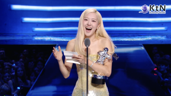 블랙핑크, MTV VMA 2관왕…베스트 그룹·올해의 노래 석권 [종합]  사진=2025 09.08  VMA  ('블랙핑크' 로제가 미국 대중음악 시상식 MTV VMA에서 2관왕을 차지했다. 블랙핑크가 최고의 그룹으로 꼽혔다.) K trendy NEWS DB ⓒ케이 트렌디뉴스 무단전재 및 수집, 재배포금지