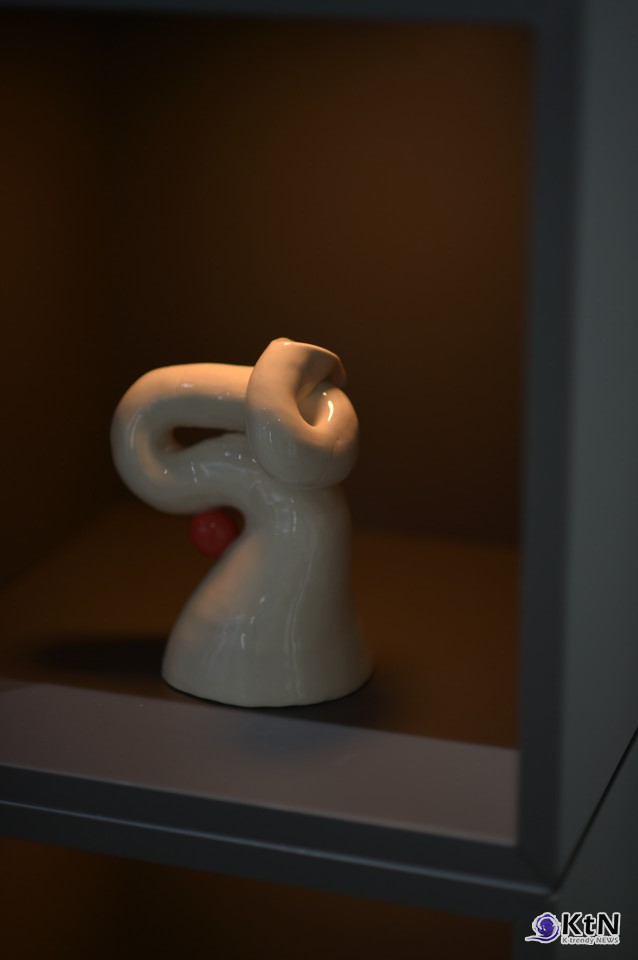 홍설 작가, 인도의 억압적 규율과 기억의 흔적. 사진=K trendy NEWS DB ⓒ케이 트렌디뉴스 무단전재 및 수집, 재배포금지