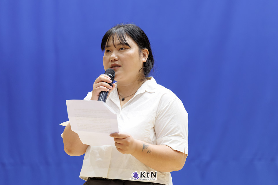 전남 완도군 용암리의 전국 최연소 여성 이장 김유솔 씨(29세) /사진=기본소득당,K trendy NEWS DB ⓒ케이 트렌디뉴스 무단전재 및 수집, 재배포금지