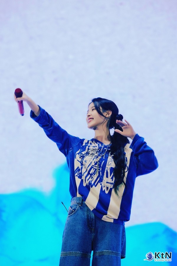 아이유 ‘바이, 썸머’, 2년 만의 팬밋업 성료…17주년 감동 사진=2025 09.15  EDAM 엔터테인먼  K trendy NEWS DB ⓒ케이 트렌디뉴스 무단전재 및 수집, 재배포금지