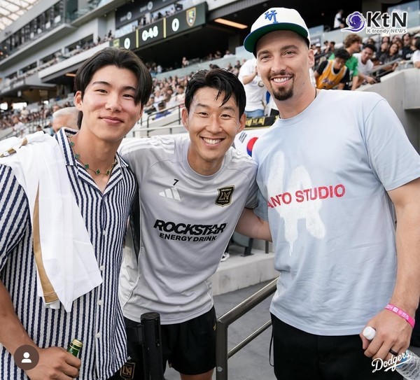 '7경기 6골 2도움' 손흥민, MLS 평정 중… LAFC 4-1 완승 [리뷰&리포트] 사진=2025 09.22  다저스  인스타그램 갈무리  (메이저리그(MLB) LA 다저스의 한국인 내야수 김혜성과 에이스 투수 블레이크 스넬이 손흥민을 응원하기 위해 현장을 찾은 것. ) K trendy NEWS DB ⓒ케이 트렌디뉴스 무단전재 및 수집, 재배포금지