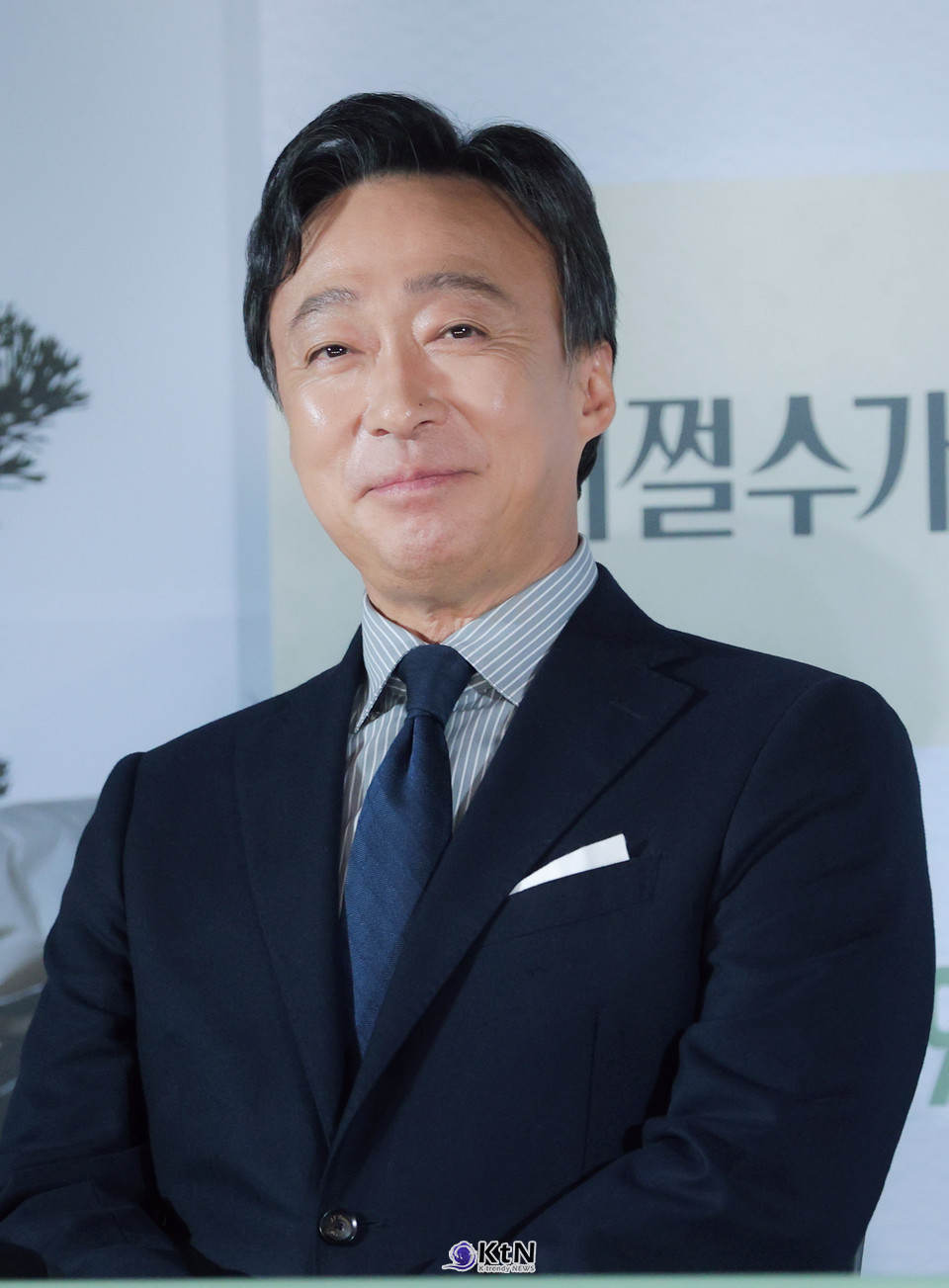 이성민은 “현장에서 박찬욱 감독님 옆에 서면 마치 동네에서 주먹 좀 쓰던 내가 프로 격투기 선수를 만난 기분이었다”며 촬영 당시의 긴장과 부담을 고백했다. /사진=K trendy NEWS DB ⓒ케이 트렌디뉴스 무단전재 및 수집, 재배포금지